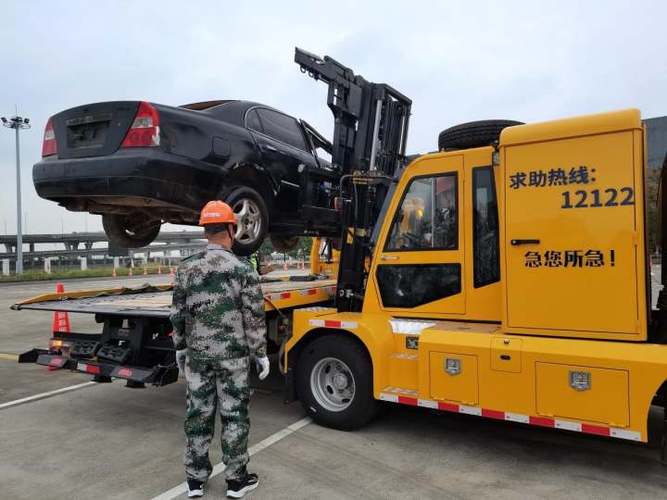 快速救援，安全护航：高速坏车急需救援车